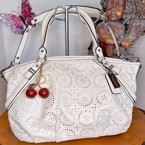 Coach White Designer Tote Bag 17x11x4